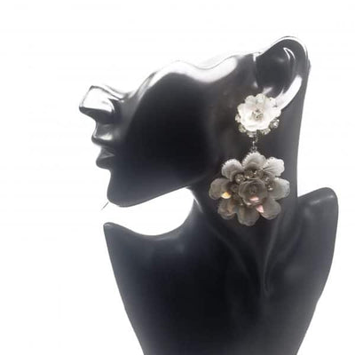 WHITE FLOWER